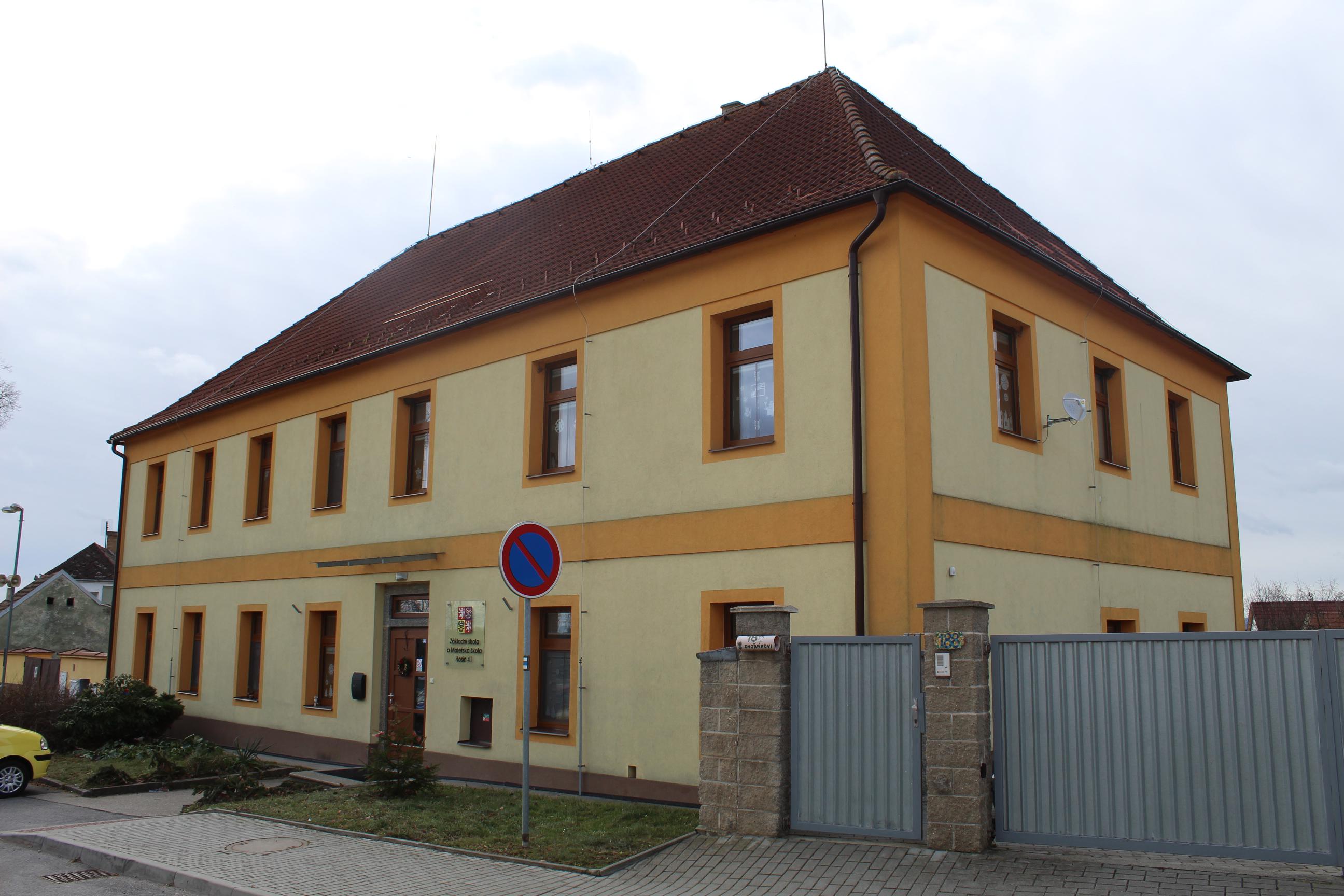 ZŠ a MŠ Hosín